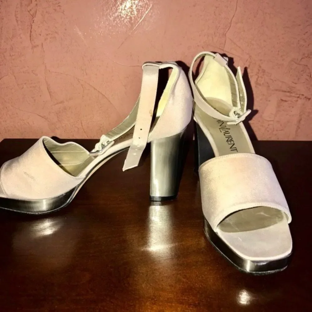 YSL Yves Saint Laurent Vintage beige Sandals BNWT